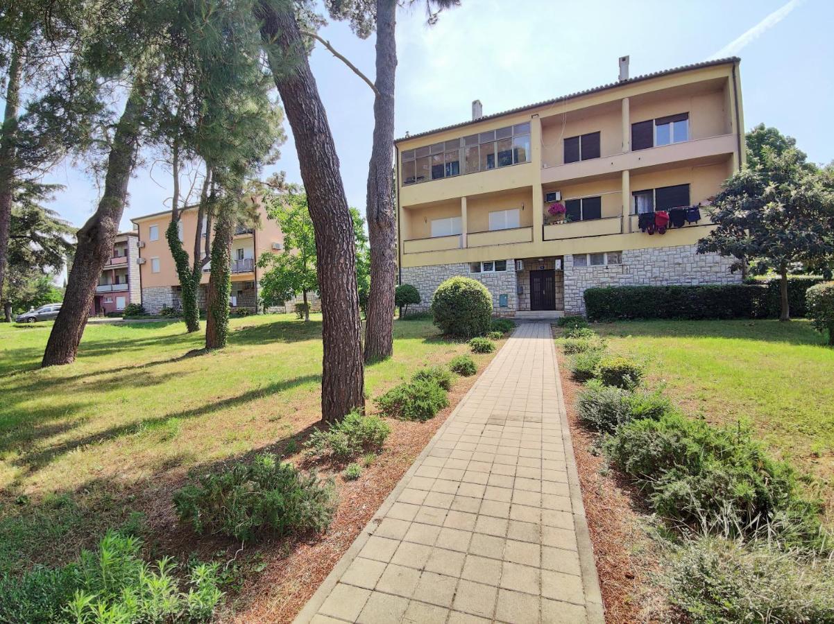 Apartment Leo Умаг Экстерьер фото